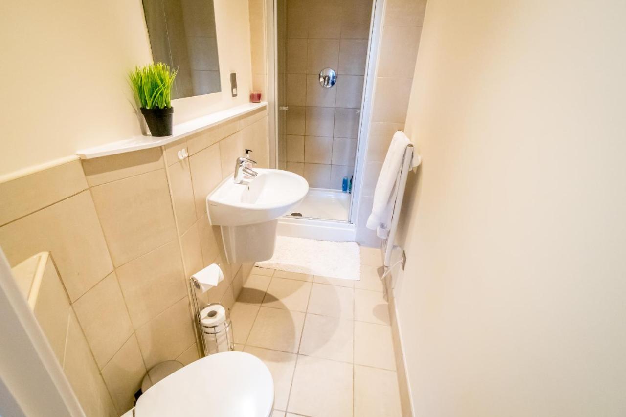 Spacious City 2 Bed, 2 Bath, Free Parking & Wifi Sheffield Luaran gambar
