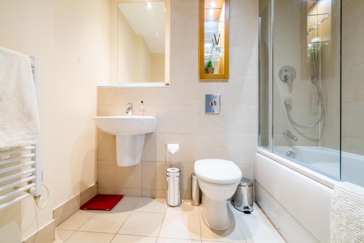 Spacious City 2 Bed, 2 Bath, Free Parking & Wifi Sheffield Luaran gambar